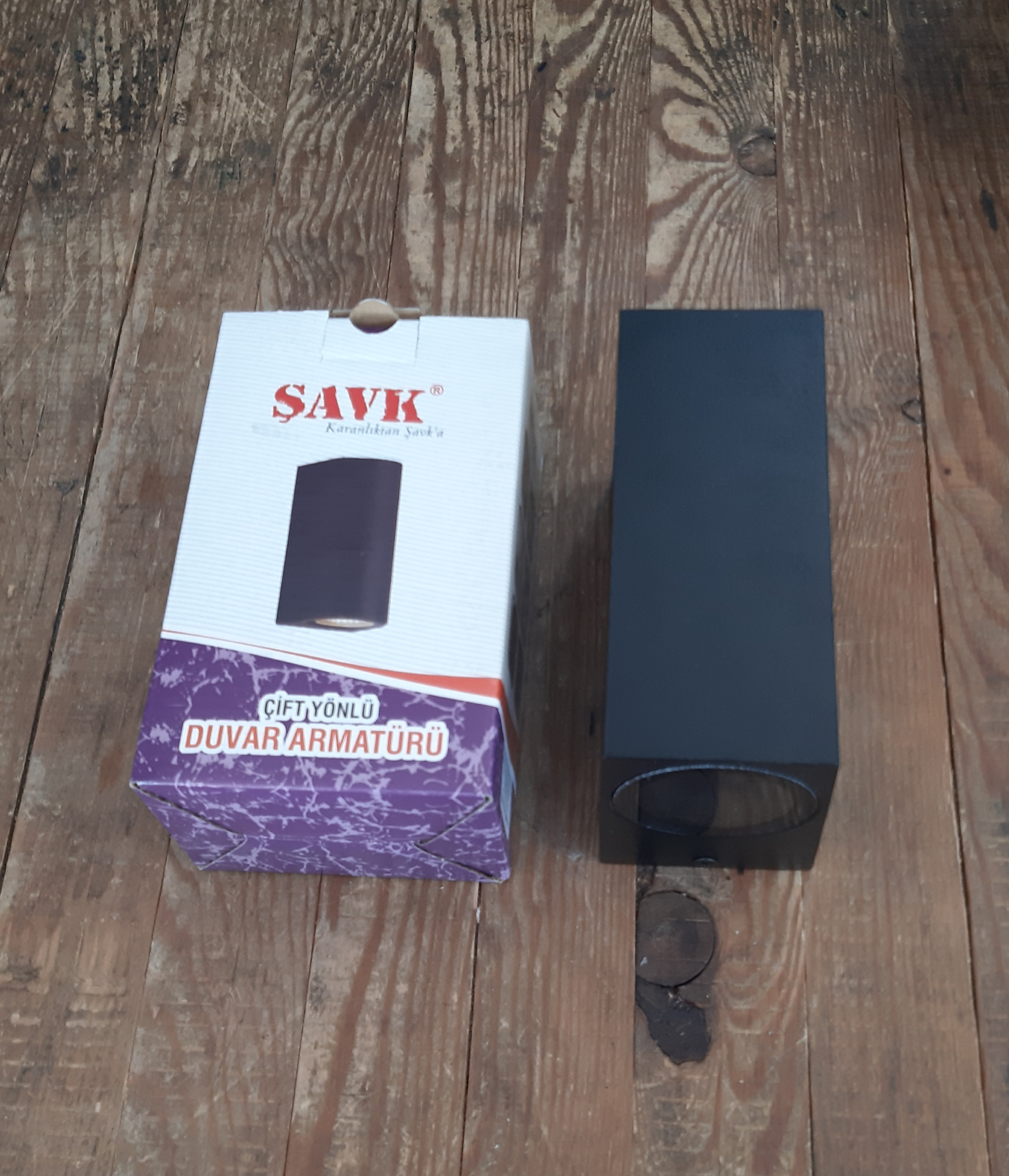 KÖŞELİ SİYAH ÇİFT YÖNLÜ DUVAR ARMATÜRÜ ŞAVK TR